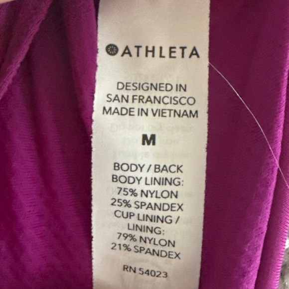 Athleta Ultimate Bra in SuperSonic D-DD Fuscia Medium #531117-15 MSRP $49 - Picture 5 of 9